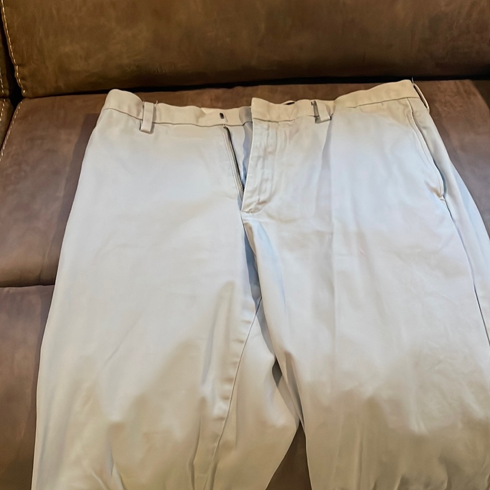 Banana Republic Men’s Khakis 34/32